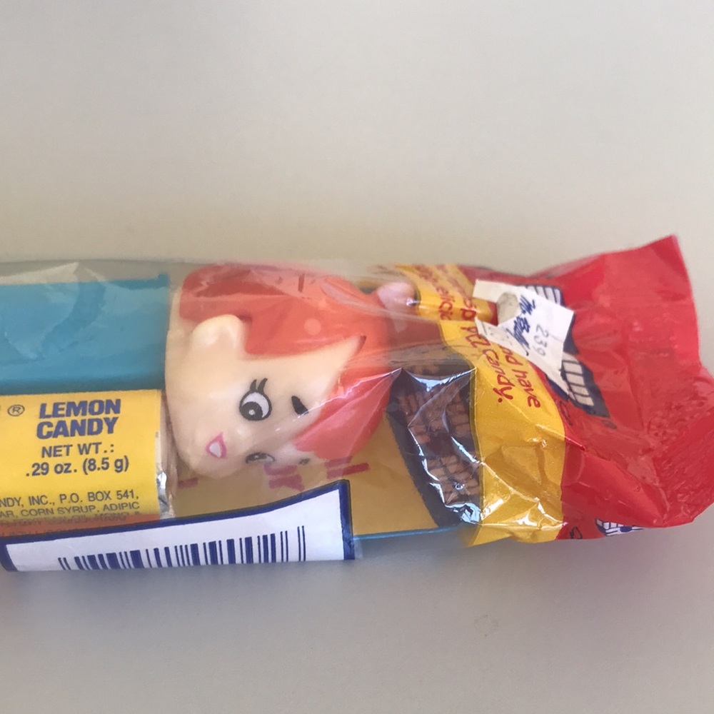 PEZ Dispenser Flintstones Pebbles with Feet Vintage Collectible - Picture 5 of 5